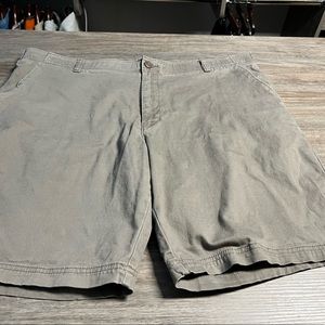 Lee Extreme Comfort waistband shorts size 42